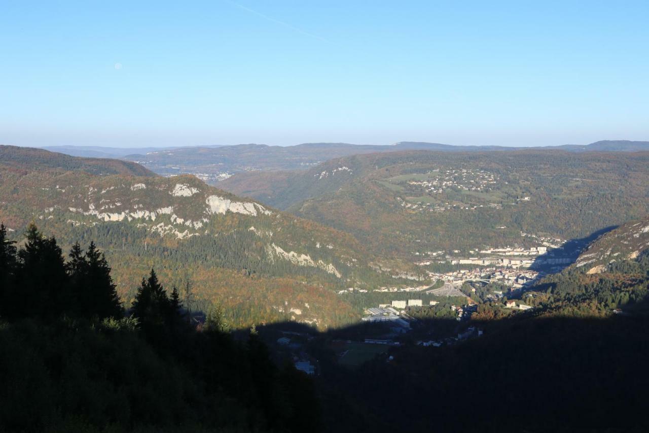 Au Coeur Du Lapidaire Septmoncel-Les-Molunes Exterior foto